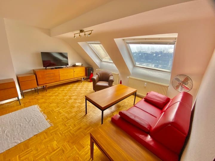 Helle Dachgeschosswohnung Im Herzen Von Neuss - Düsseldorf