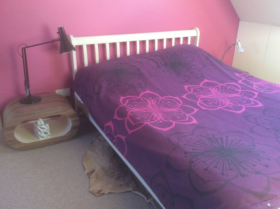 Main bedroom, queen size bed