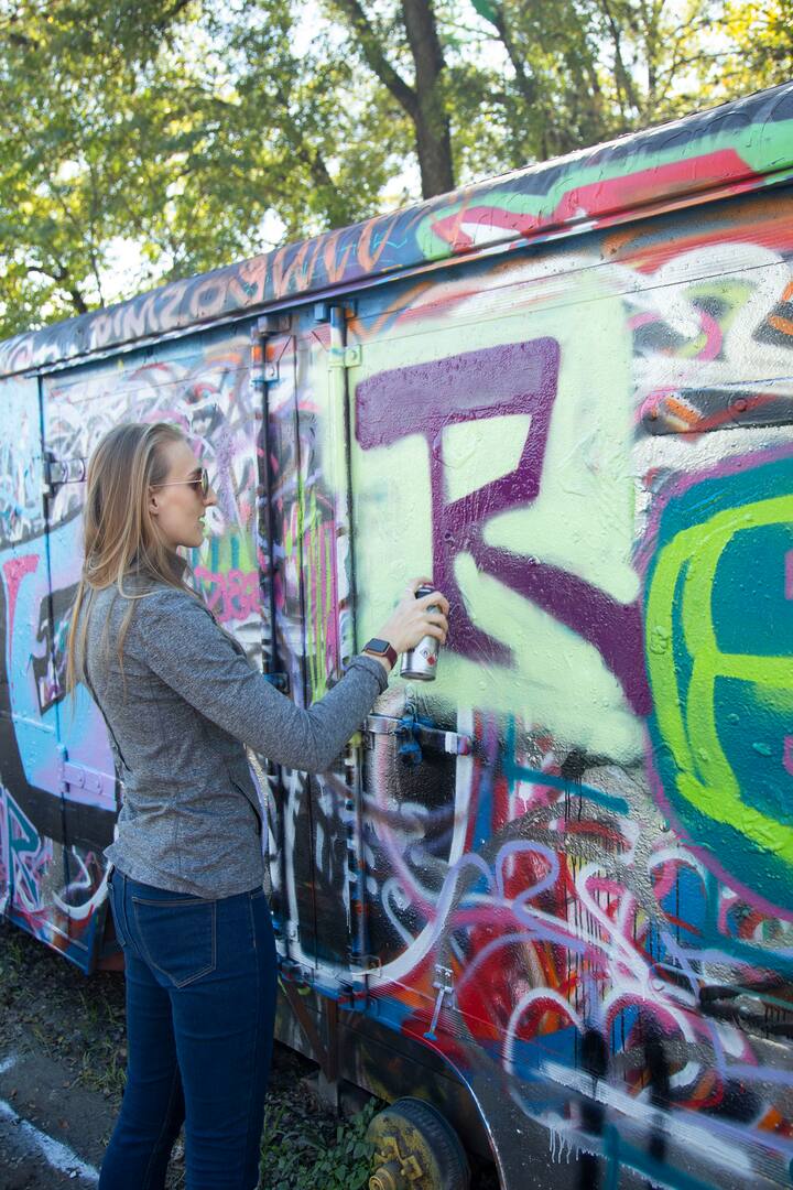Paint Explore With Graffiti Artists Airbnb Paint Explore With Graffiti Artists Airbnb