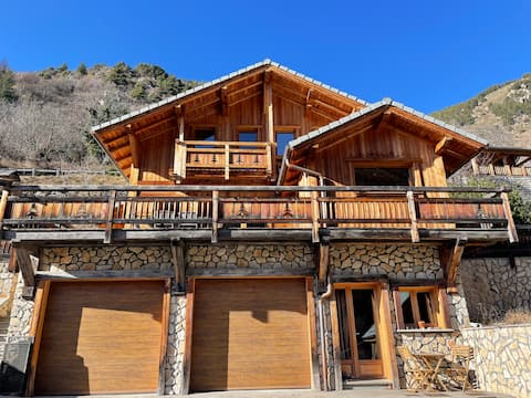 Chalet Le Merisier 5 minutes from the village