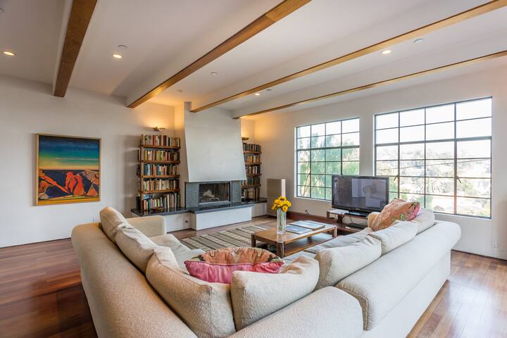 Sweeping Views, Hollywood Hills to Downtown! gallery image 2