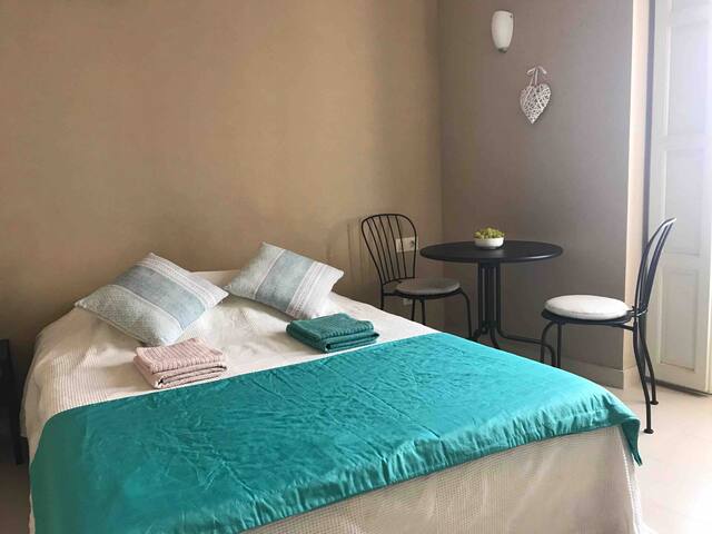 Nice room in the historical centre of Jerez