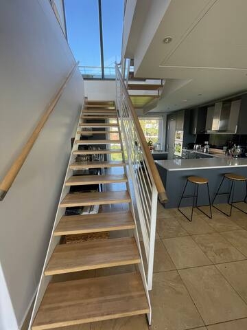 Marina Estate Designer Penthouse – V&A Waterfront gallery image 4