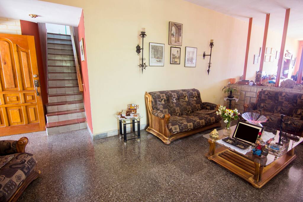 Escalera habitaciones 2 y 3.