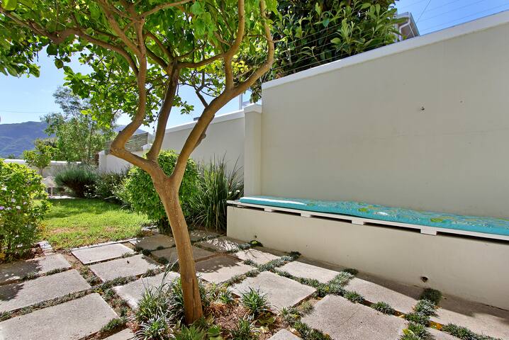 Family Home 3BR | Sea Views | Secure | Solar power gallery image 5