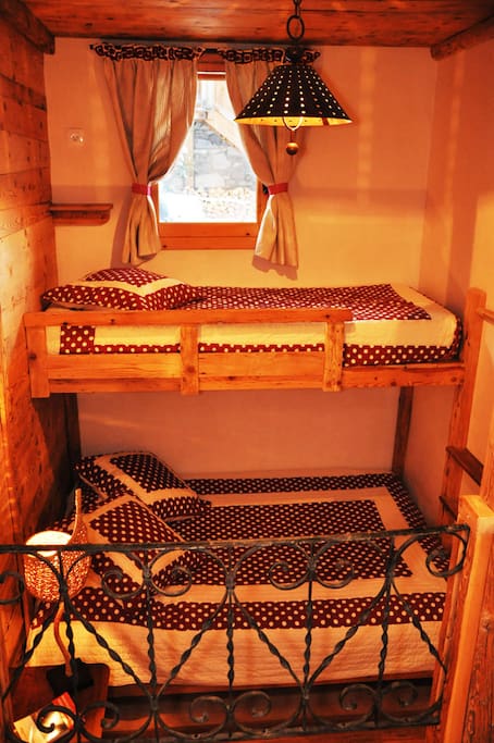 chambre (1 lit 140 cm + 1 lit 80cm)