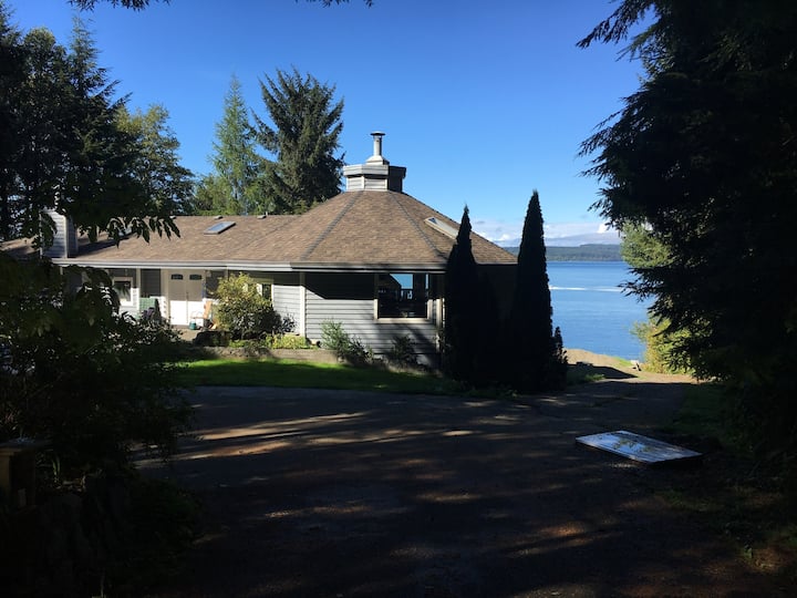 Hyde Creek Manor Guest suites for Rent in Port McNeill, British