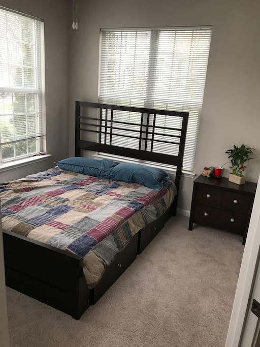 Queen size storage bed, nightstand, dresser and 32" smart tv.