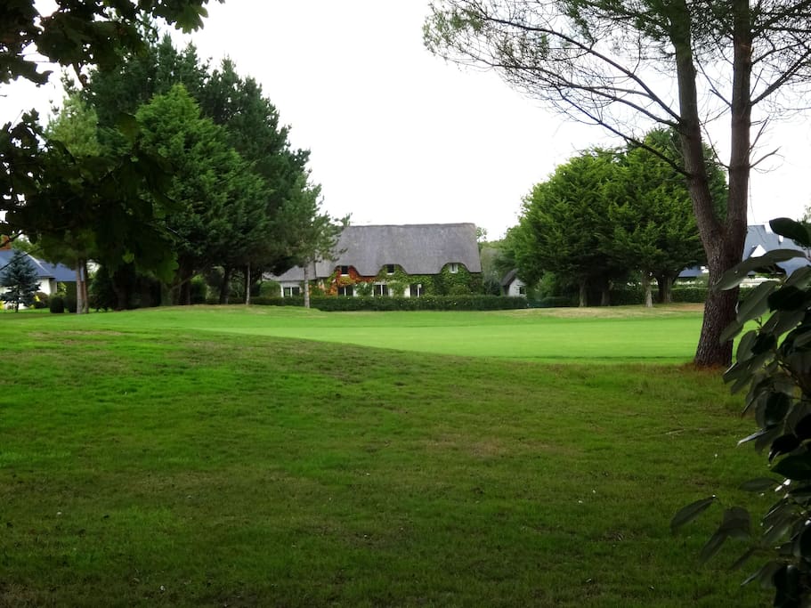 Nous sommes sur le trou n°10 du parcours rouge