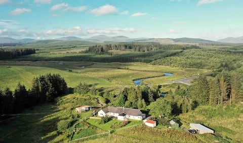 Peaceful Cottage by the River with Forest Views