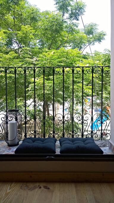 Balcon con vistas al parque