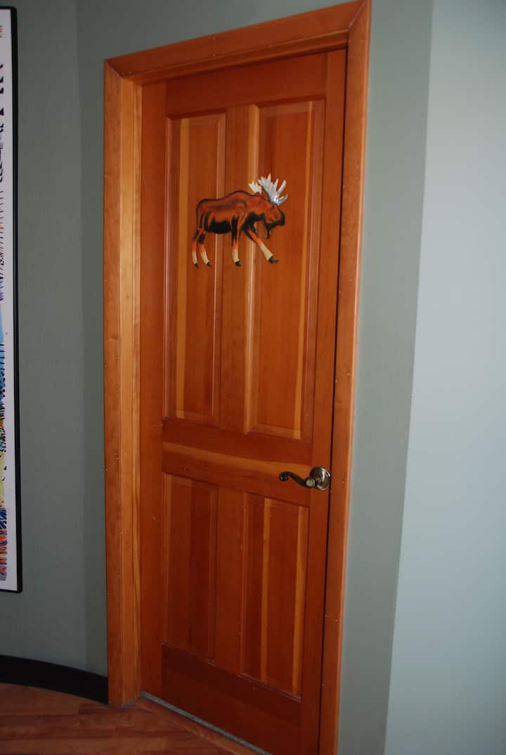 Welcome to the Moose Room!!!