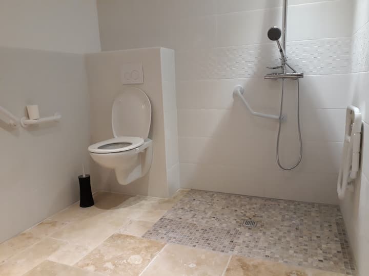 salle de bain chambre RDC