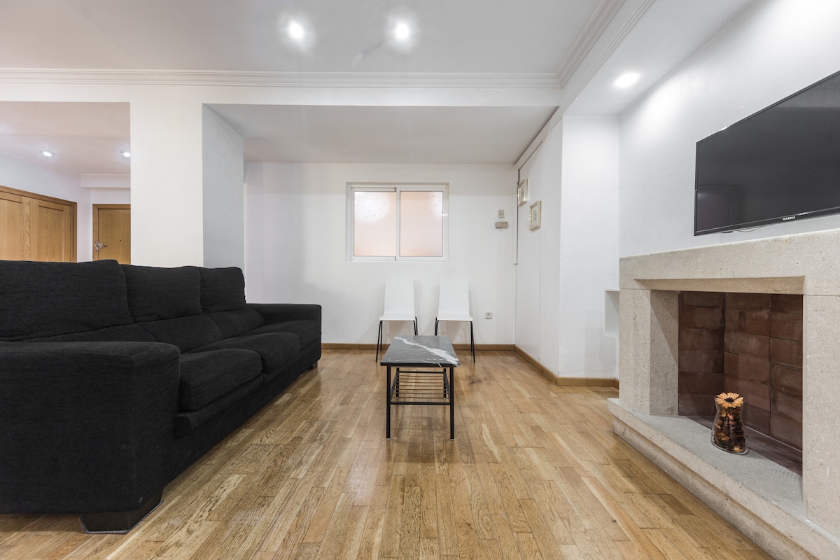 Popular Airbnb listing: In Mestalla apartment with a hot tub, patio, WiFi, TV in El Pla Del Real