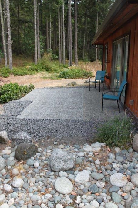 SE bedroom patio.