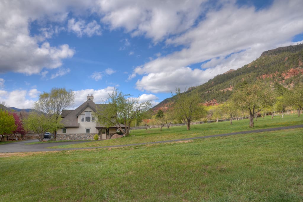 Apple orchard Durango Colorado vacation rental Two Bears River Guest House