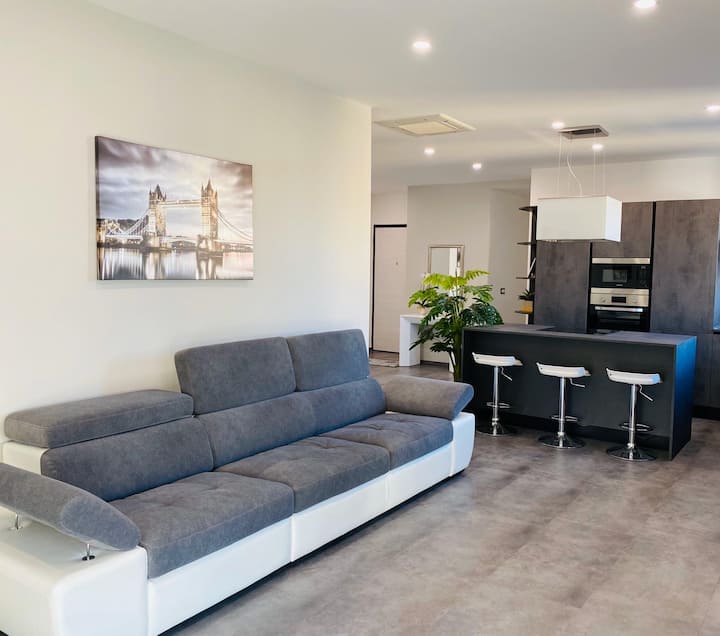 Modern Soverato Apartment