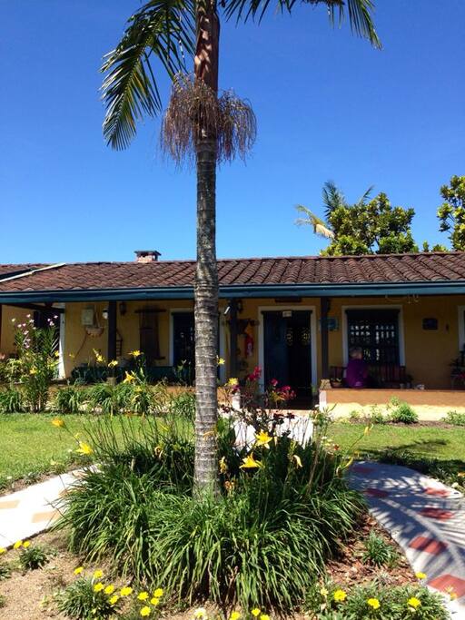frontal view of the main house of the Finca