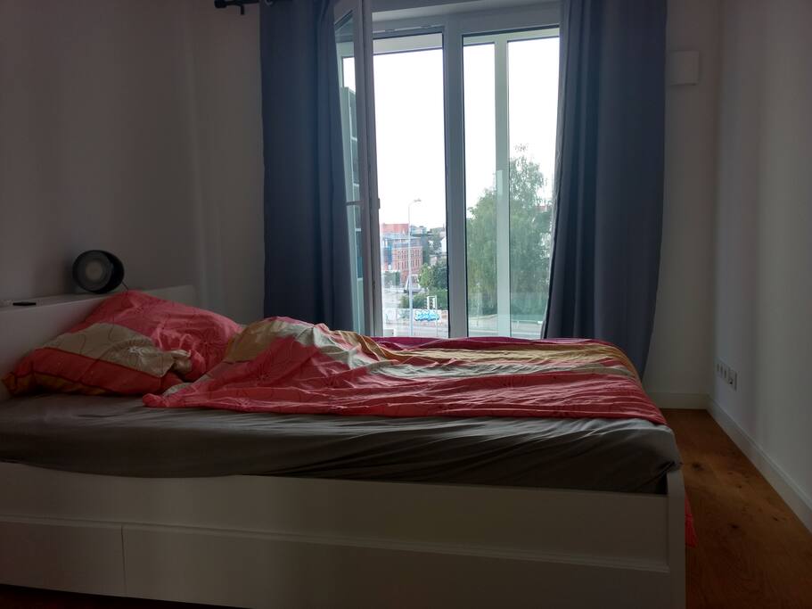 Schlafzimmer mit Doppelbett