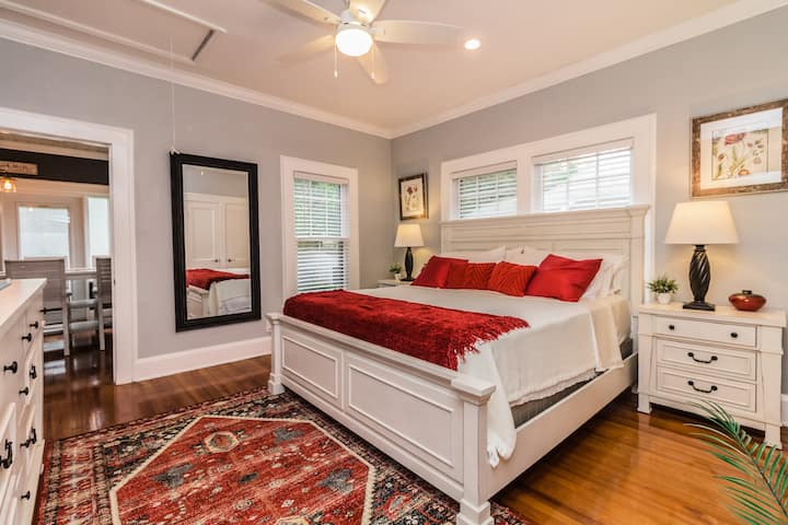 Beautiful King bed fully furnished master bedroom.  This room has a full sized closet for your belongings and a 50" smart Samsung TV.  The mattress is one of the most comfortable we have ever felt before.  Rest and wake up relaxed!