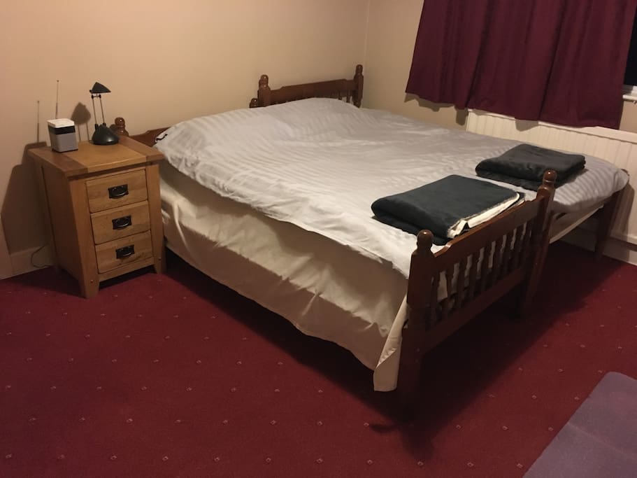 Can be made into a double bed.