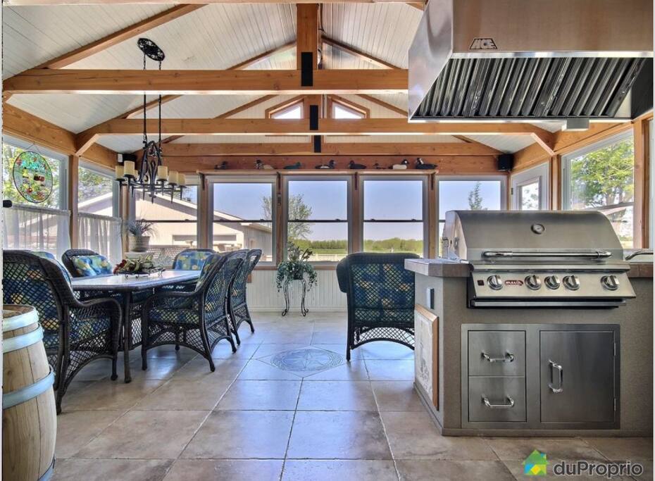 Solarium - Wood Stove - BBQ - Espresso