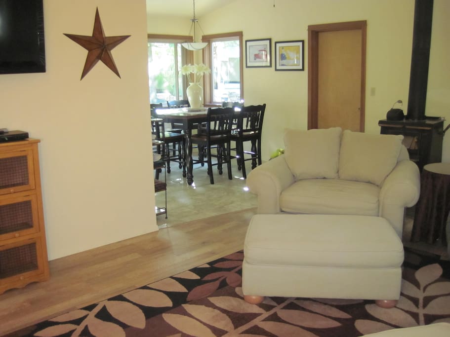 Wall mounted flat screen TV, lots of games, ping pong table, wood stove for staying cozy warm in the winter.