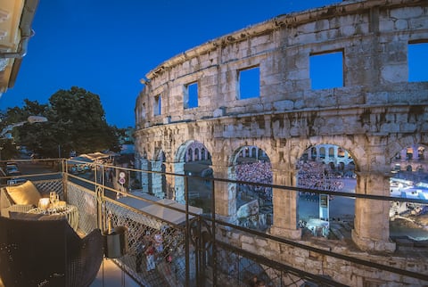 Arena & Seaview Luxury Residence