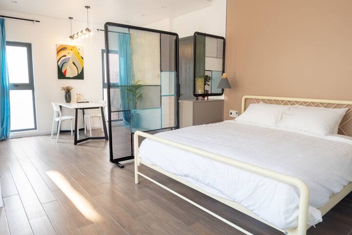 **POOL** - Modern Apartment 201