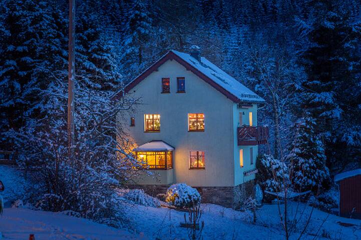 Airbnb Grossruckerswalde Vacation Rentals Places To Stay