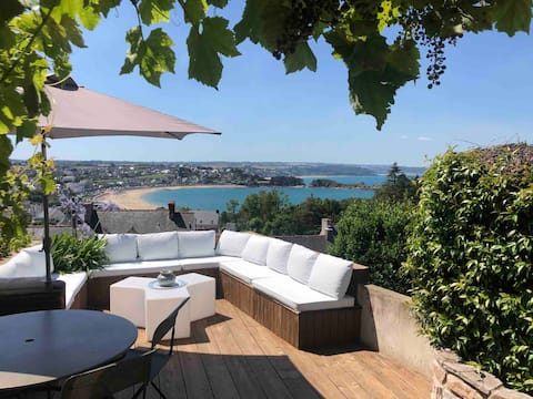 Renovated fisherman's house, beautiful sea view.