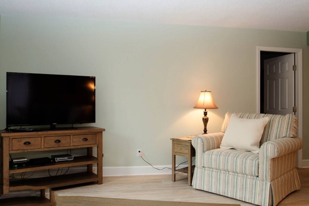 Nice large flat screen TV is great for relaxing evenings.