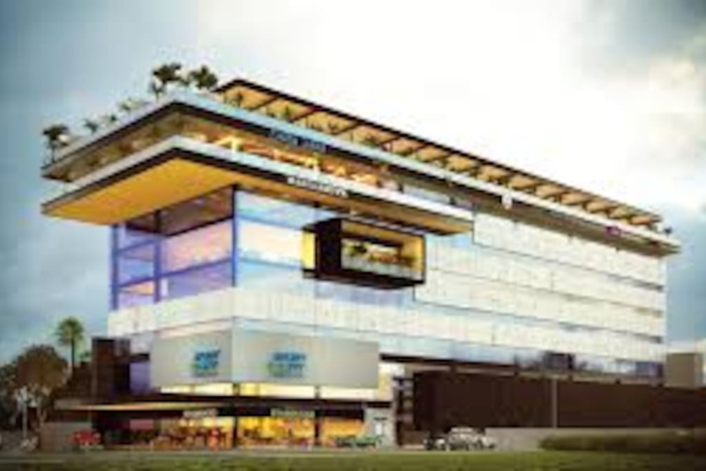 Fachada Principal del Edificio Norte