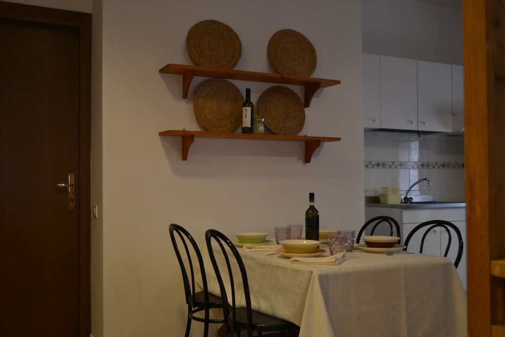 angolo pranzo e cucina