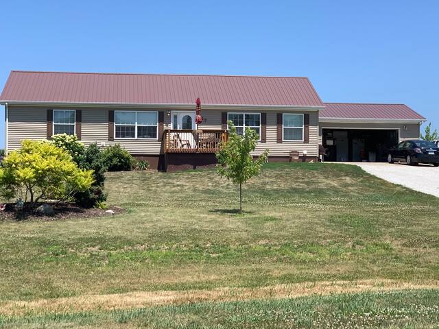 Airbnb Pleasantville Vacation Rentals Places To Stay Iowa