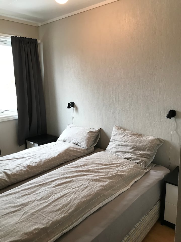 2nd Bedroom with a 180 bed