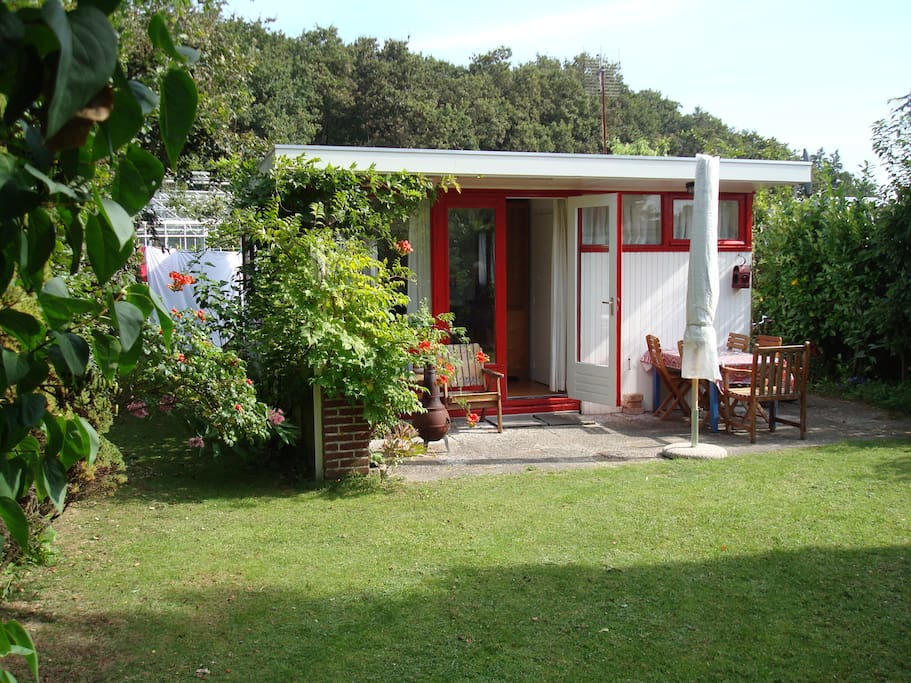 Summerhouse near the coast Cabins for Rent in Limmen, North Holland