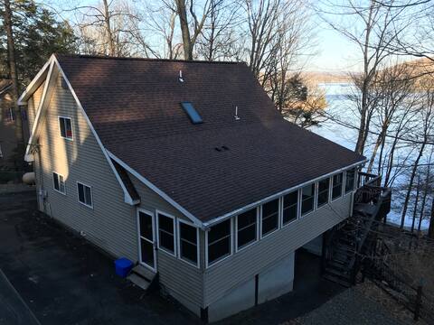 Spacious Lakefront on Wallenpaupack with dock