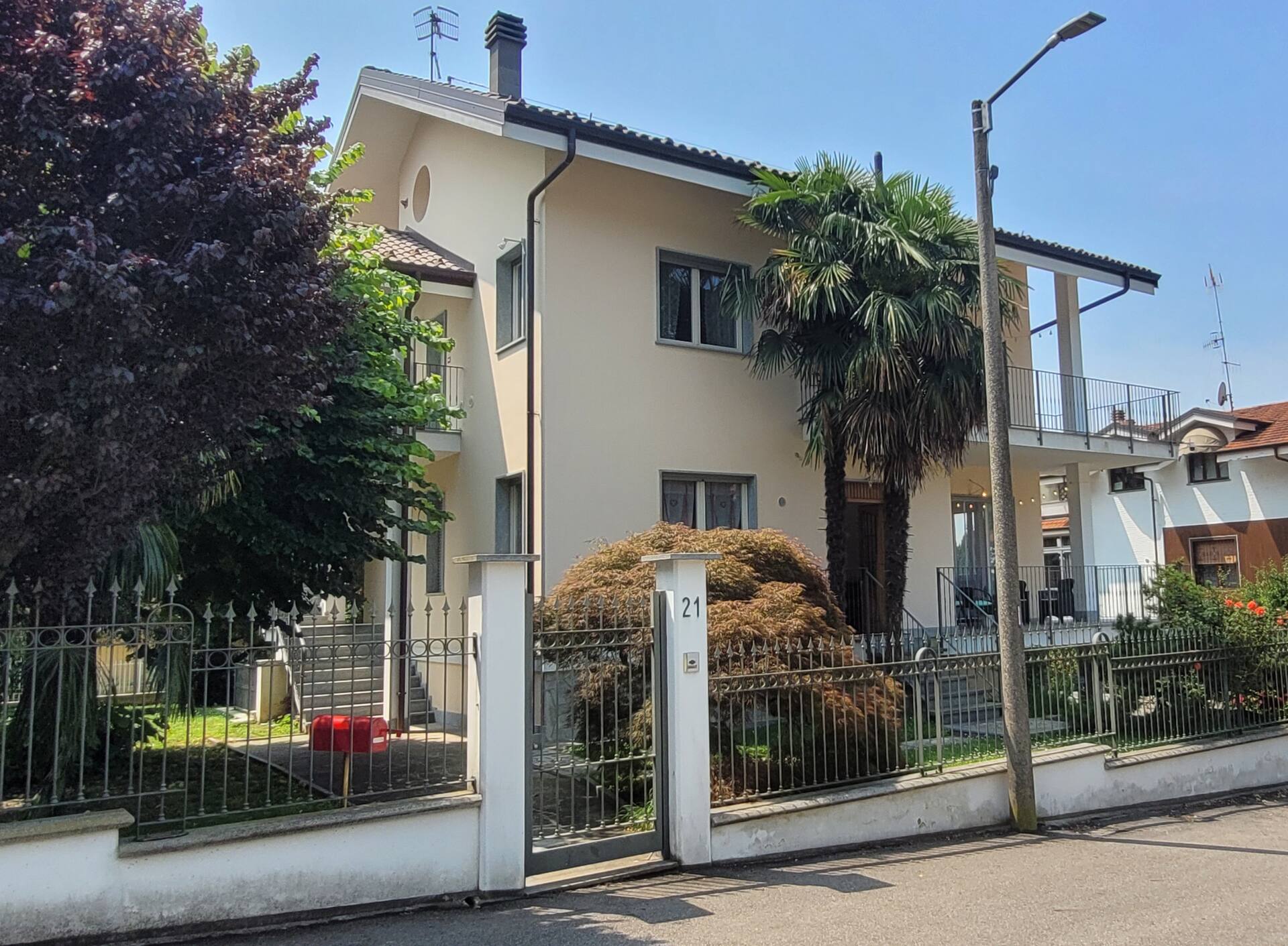 Villa Camelia in the spacious and bright greenery