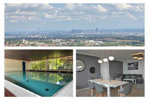 Skyline apartment with pool and Netflix