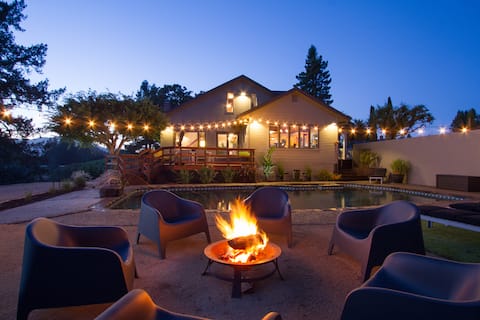 20 Acre Ranch w/Vineyards, Pool, Hot Tub, & Views!