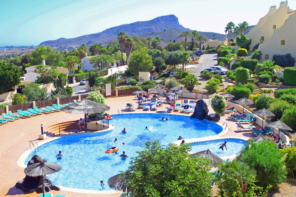 Main Los Olivos swimming pool