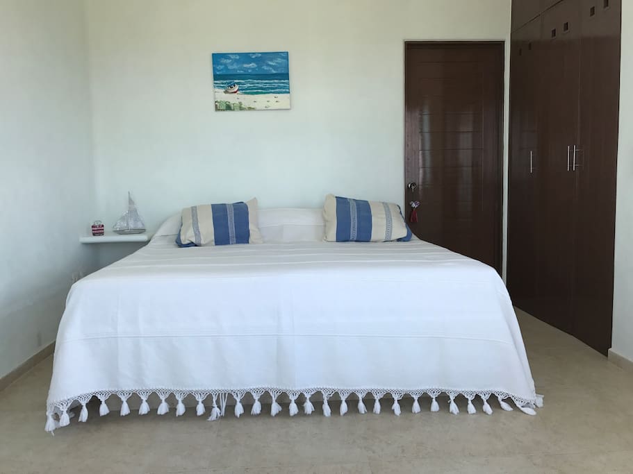 Master bedroom / Recámara principal