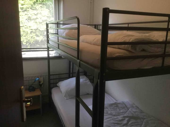 Მესამე ოთახი 1 ორსართულიანი საწოლით