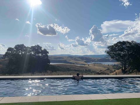 Warroo Homestead - with spectacular views