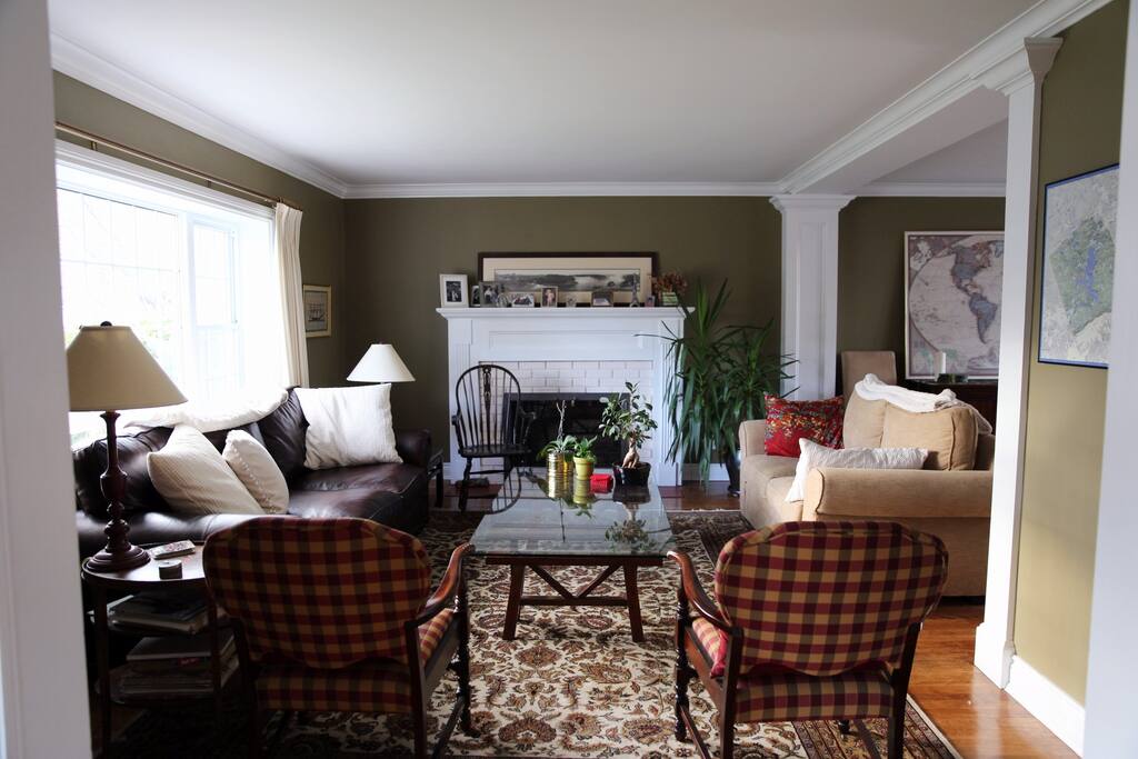 Living room with gas fireplace