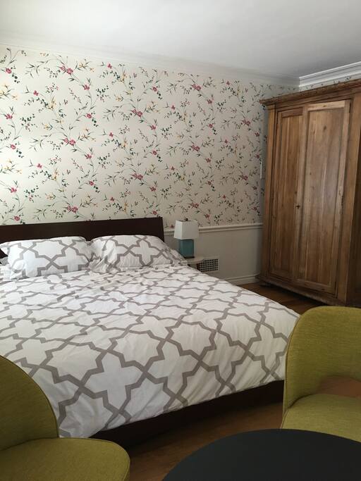 Cal-King bed with sleep number mattress