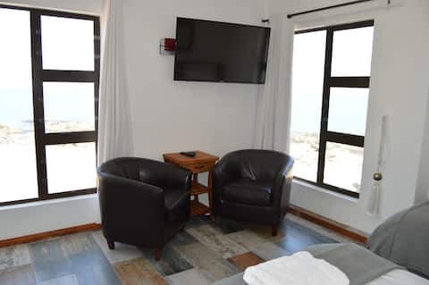 Room 8 Twin room with seaview - no balcony