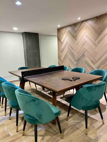 Urban Base for your Tribe, Epic Shopping & Dining gallery image 3