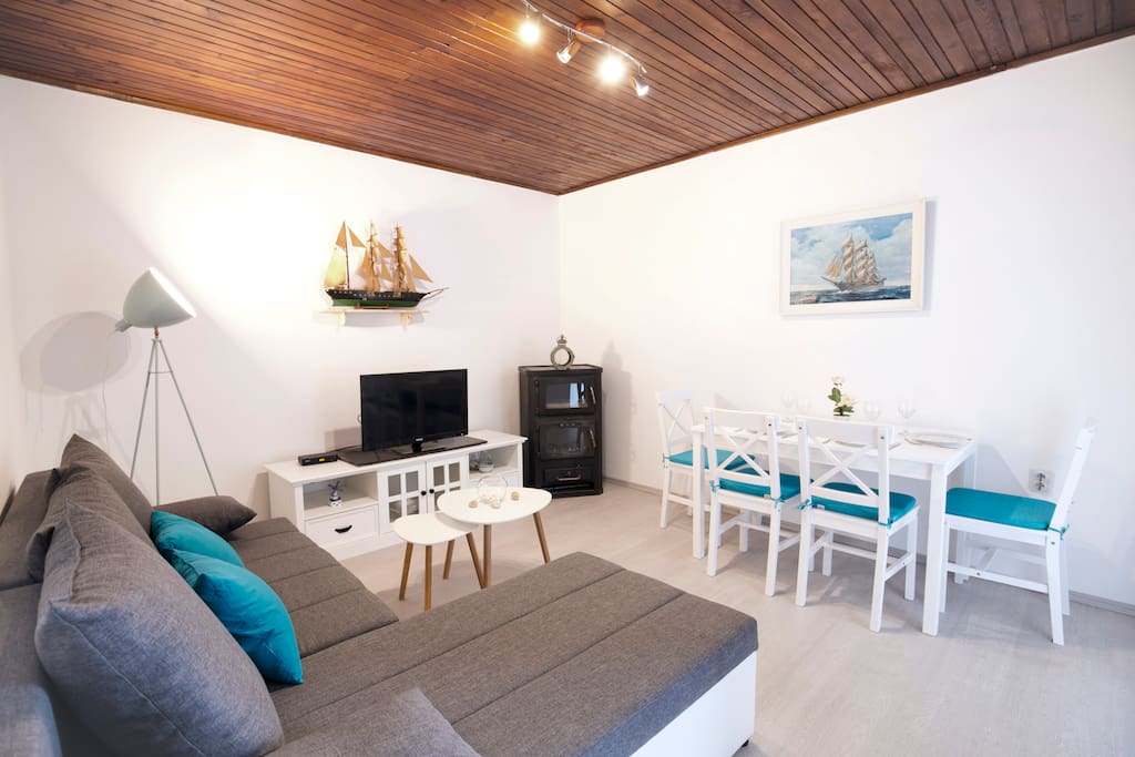 Living/dining room